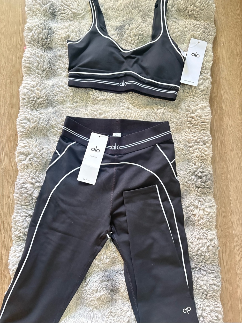ALO Yoga Set for Women Black and White Two Piece Set